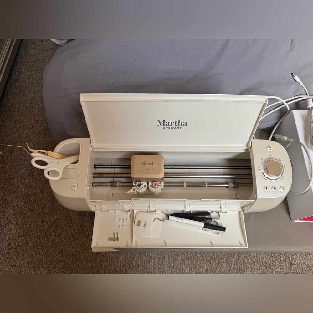Martha Stewart Cricut Explore Air2 Cutting Machine